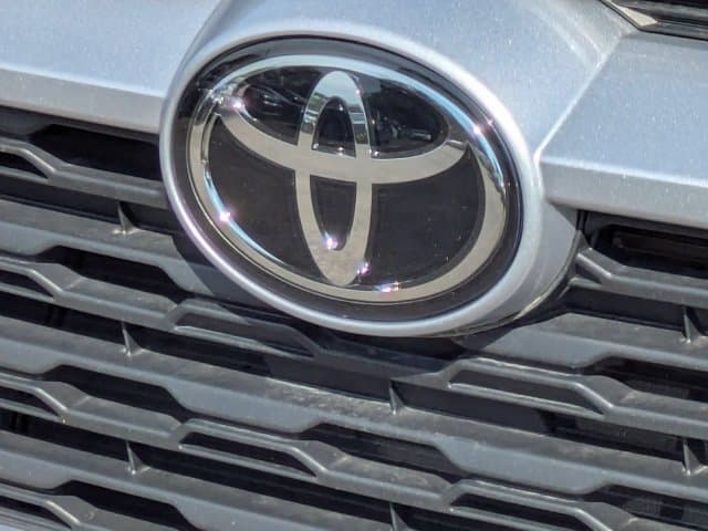 2025 Toyota RAV4 9