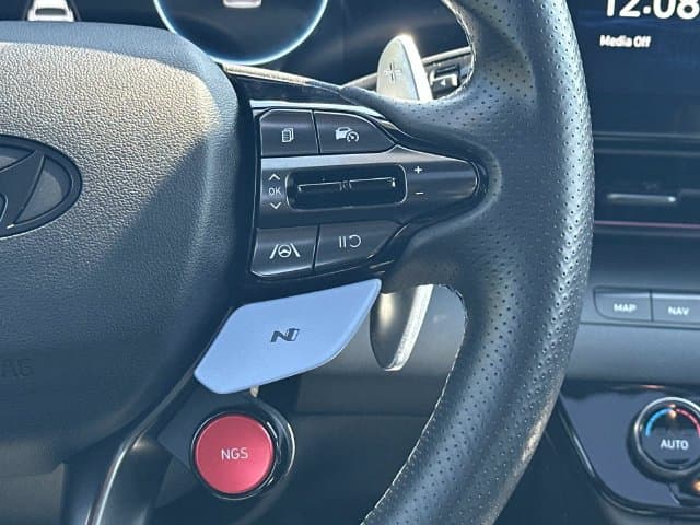 2025 Hyundai Elantra 8