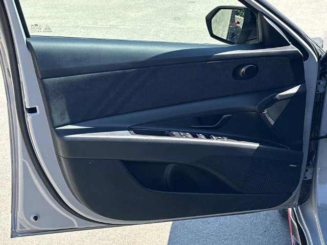 2025 Hyundai Elantra 14