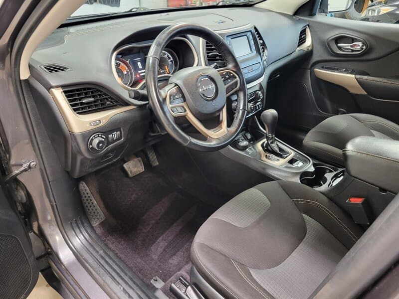 2017 Jeep Cherokee 13