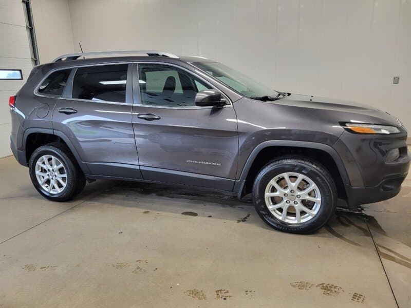 2017 Jeep Cherokee 9