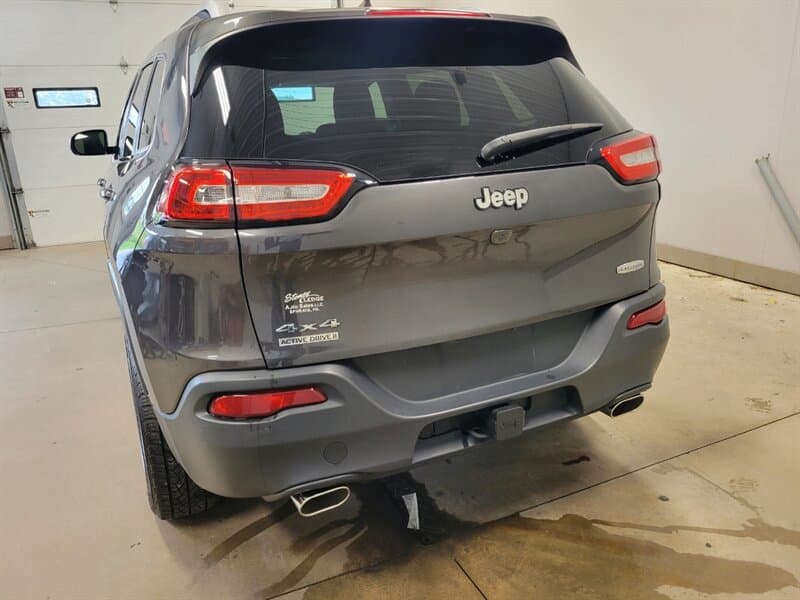 2017 Jeep Cherokee 6