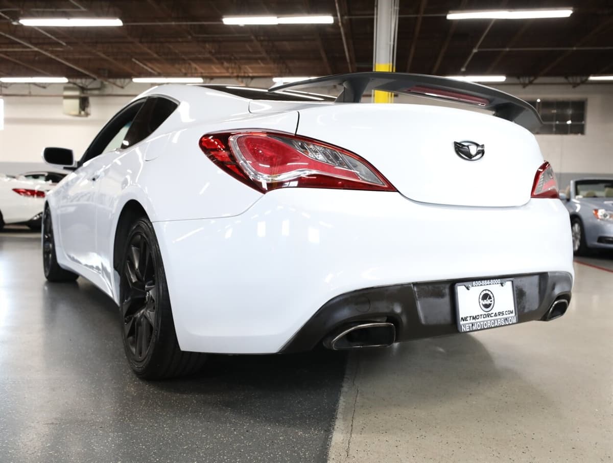2015 Hyundai Genesis Coupe 12