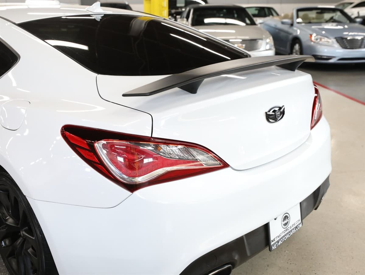 2015 Hyundai Genesis Coupe 13