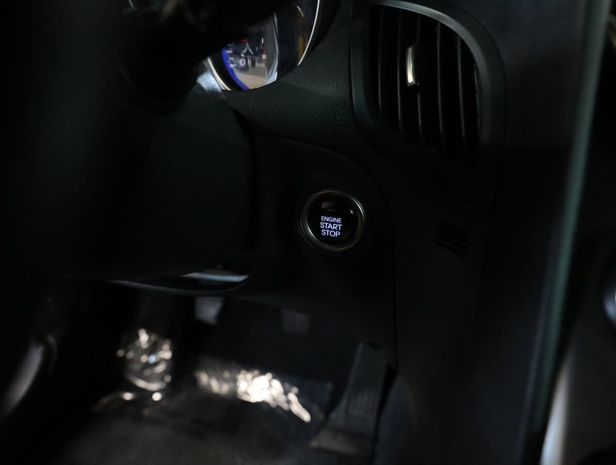 2015 Hyundai Genesis Coupe 28