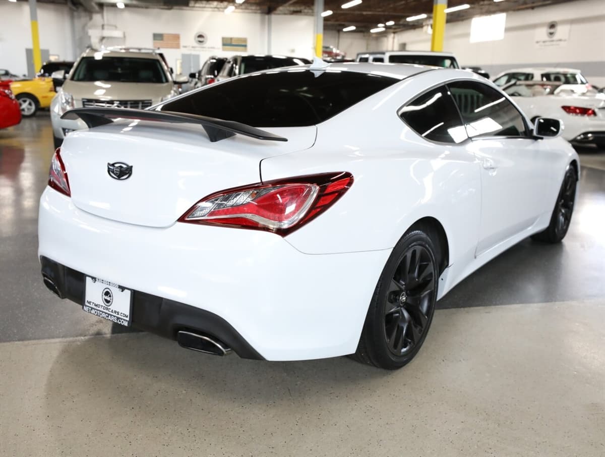 2015 Hyundai Genesis Coupe 9
