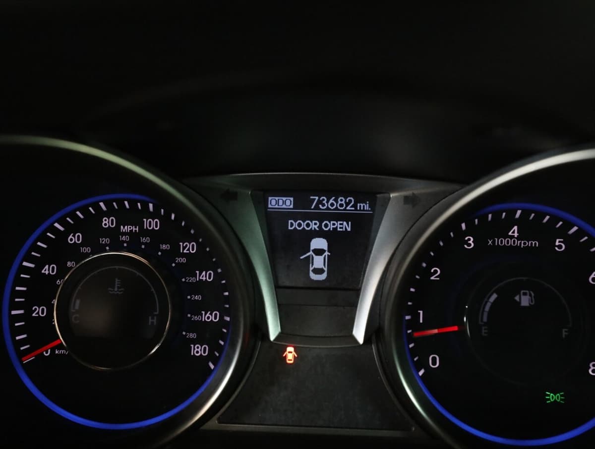 2015 Hyundai Genesis Coupe 34