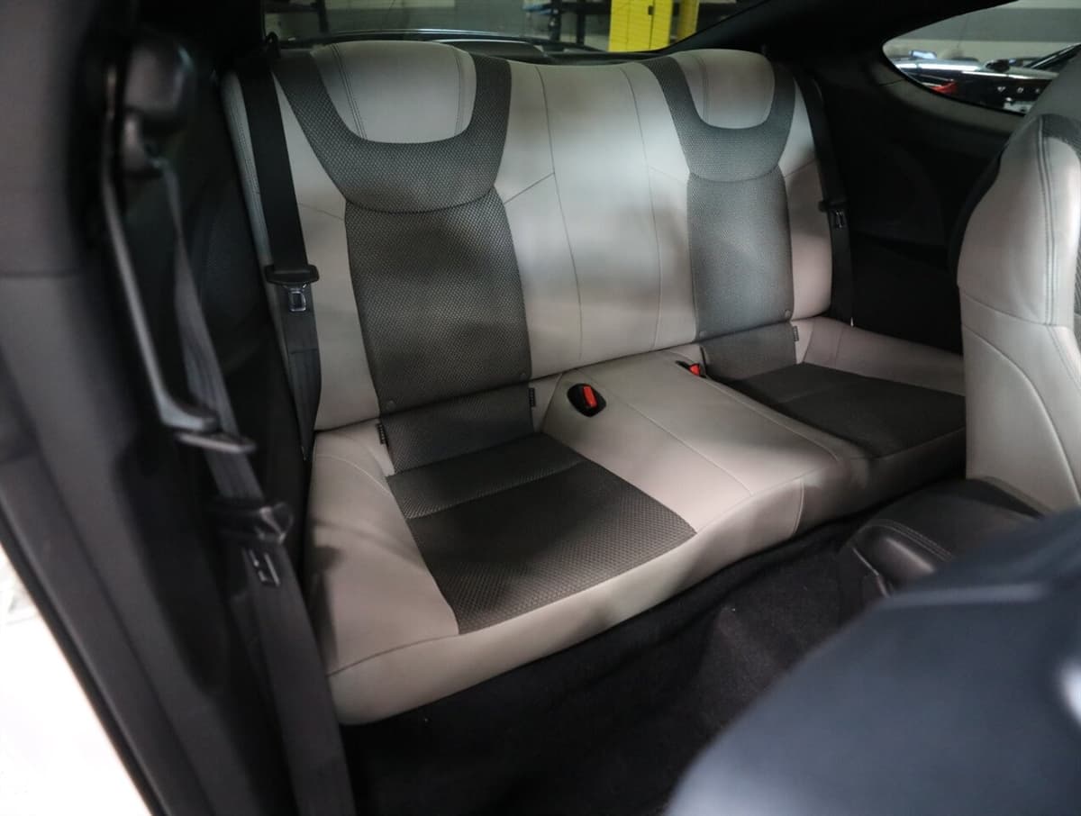 2015 Hyundai Genesis Coupe 20