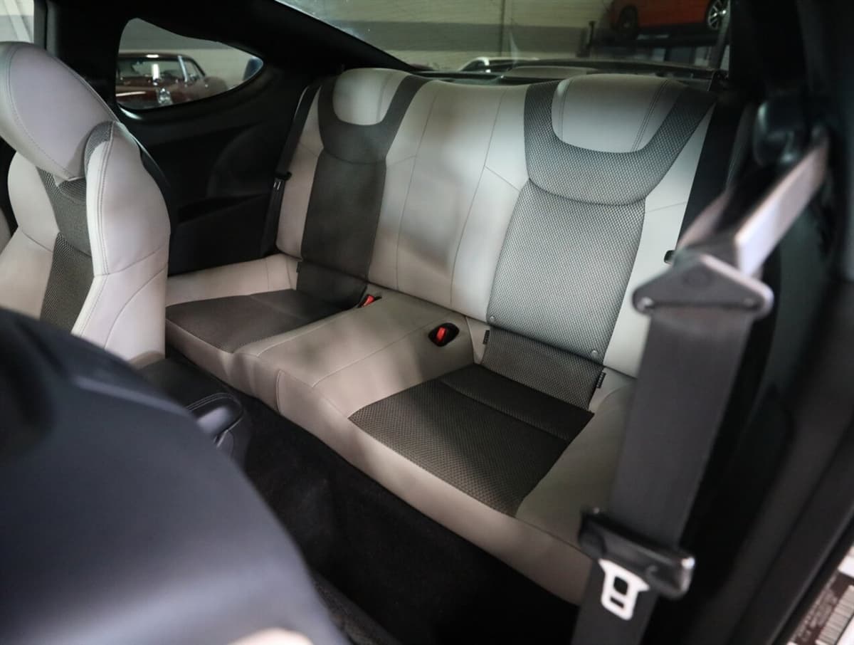 2015 Hyundai Genesis Coupe 22
