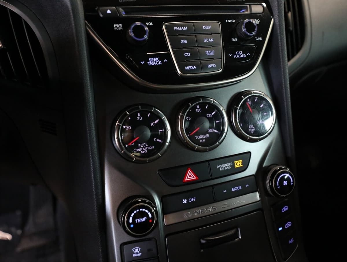 2015 Hyundai Genesis Coupe 29
