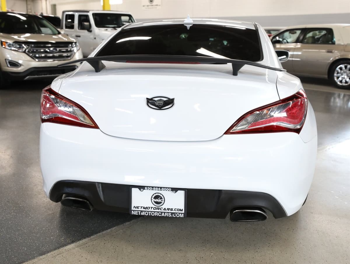 2015 Hyundai Genesis Coupe 10