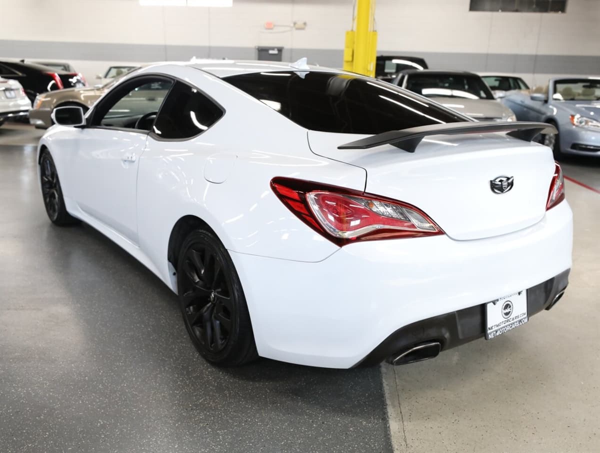 2015 Hyundai Genesis Coupe 14