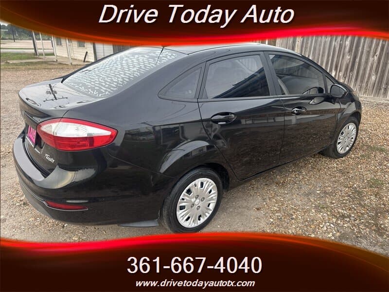 2015 Ford Fiesta 4
