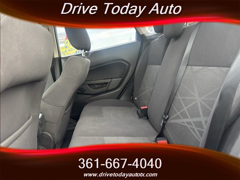 2015 Ford Fiesta 8