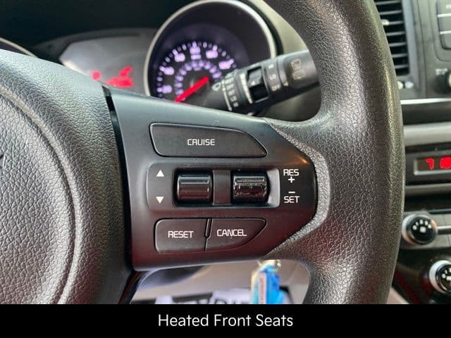 2015 Kia Sedona 14