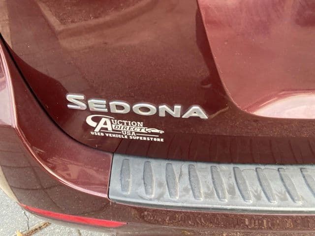2015 Kia Sedona 29