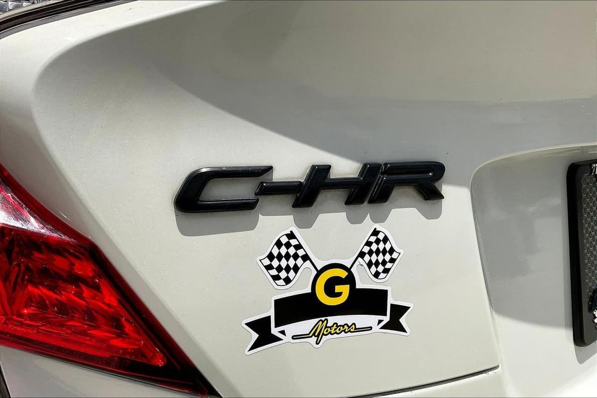 2021 Toyota C-HR 22