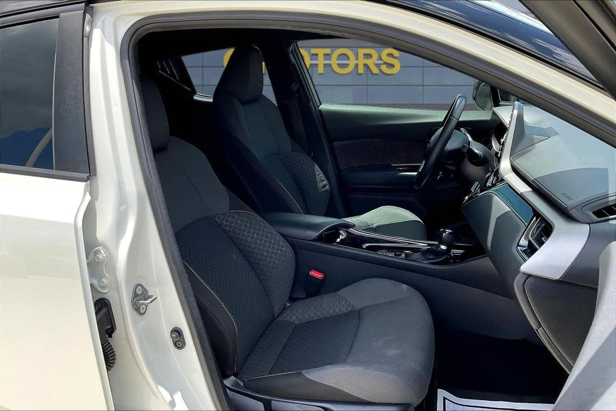 2021 Toyota C-HR 26