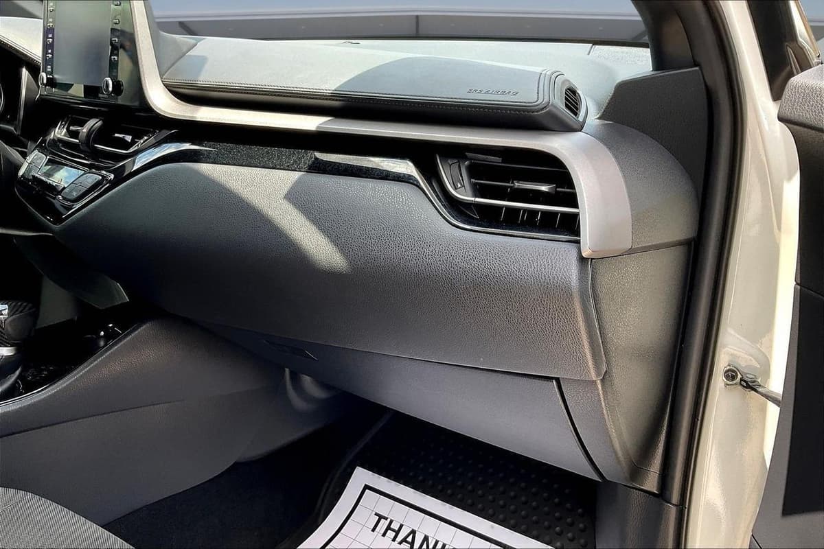 2021 Toyota C-HR 24