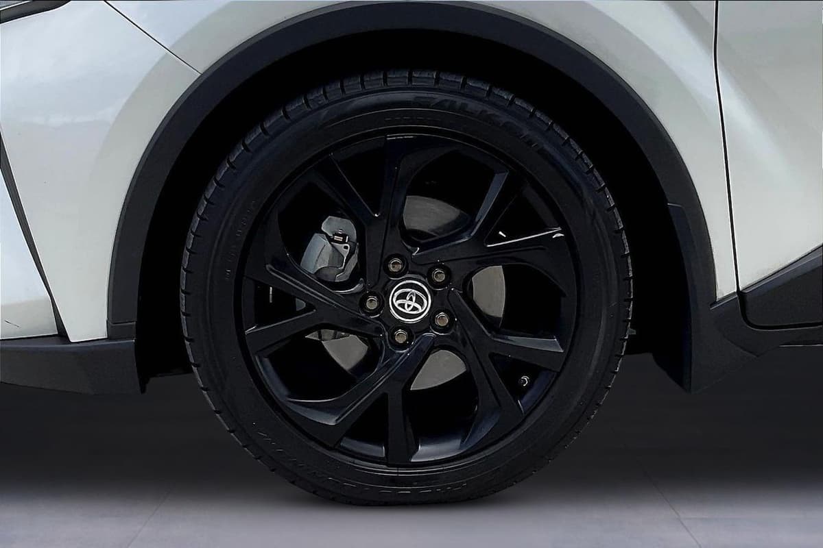 2021 Toyota C-HR 30