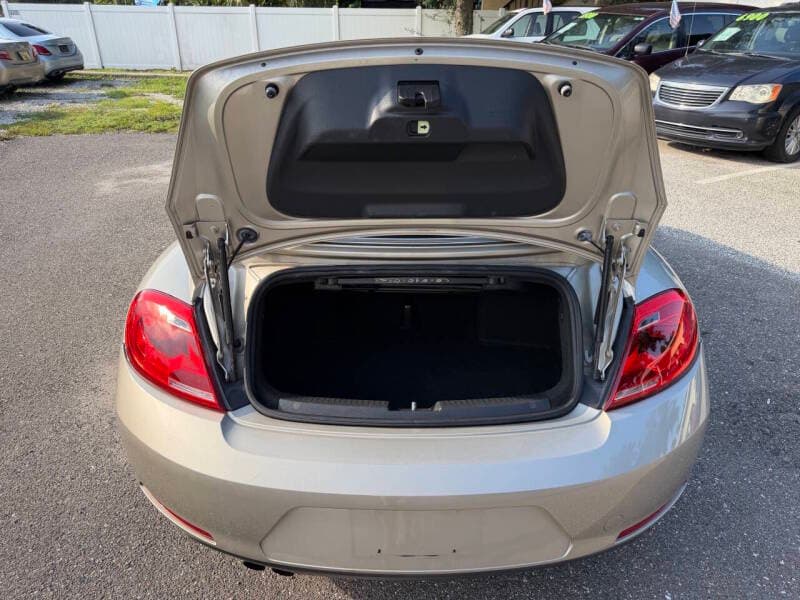 2014 Volkswagen Beetle 25
