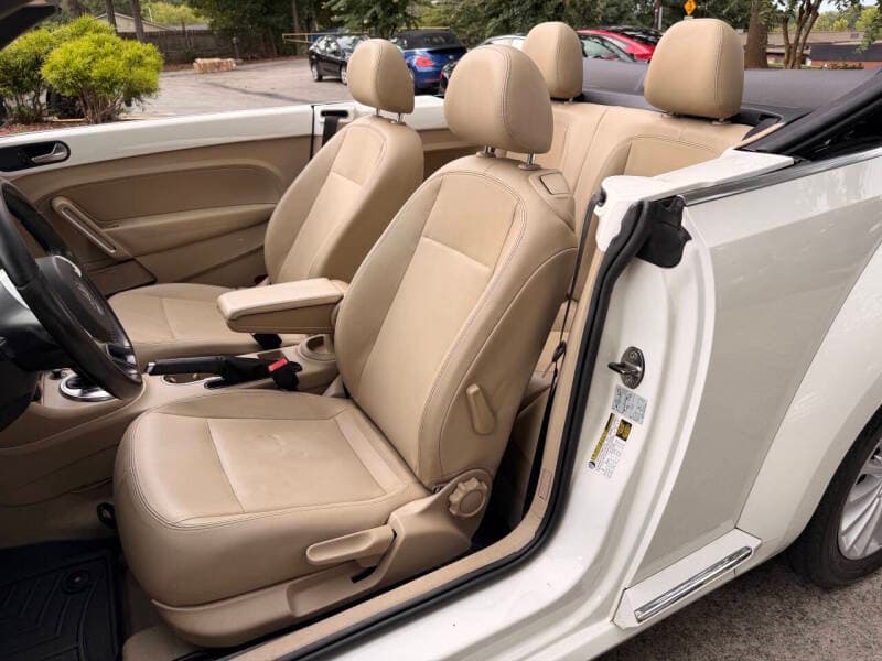 2014 Volkswagen Beetle 40