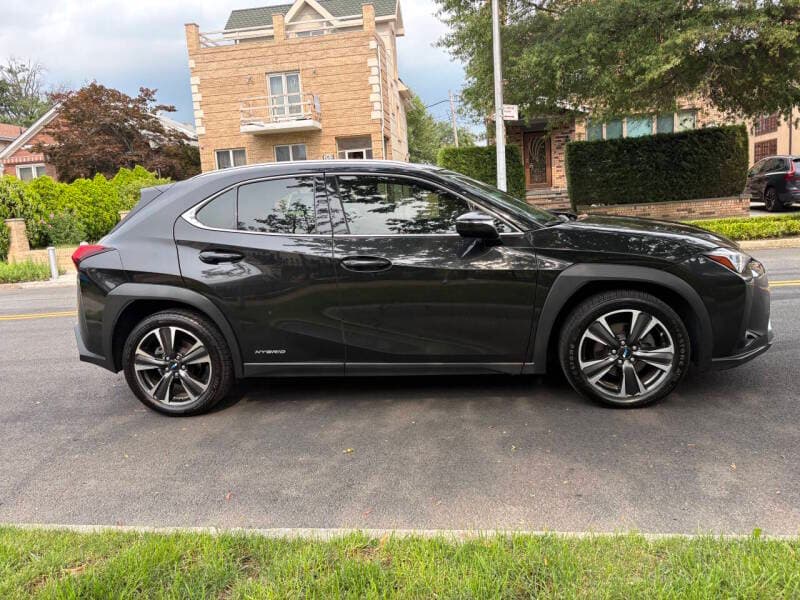 2019 Lexus UX Hybrid 8