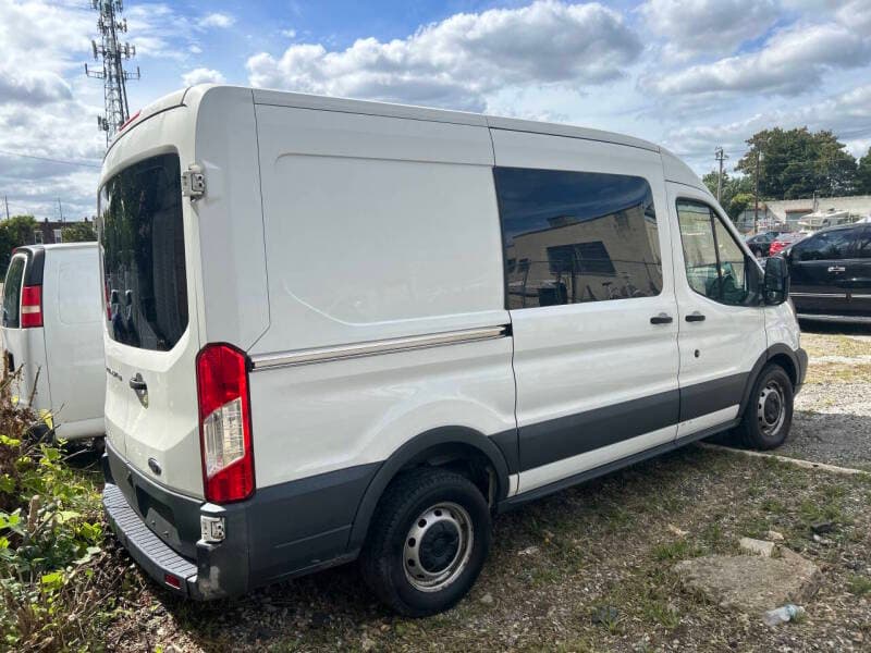 2017 Ford Transit Van 3