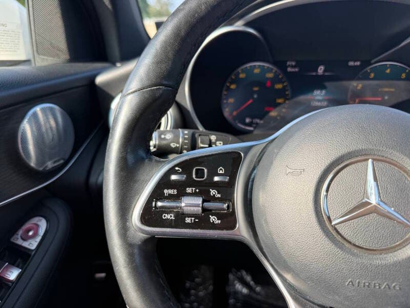 2021 Mercedes-Benz GLC 13