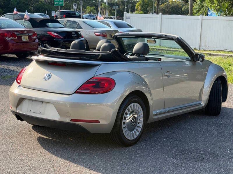 2014 Volkswagen Beetle 4