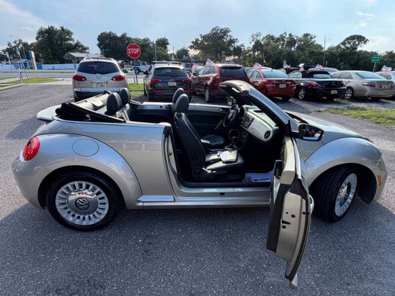 2014 Volkswagen Beetle 34