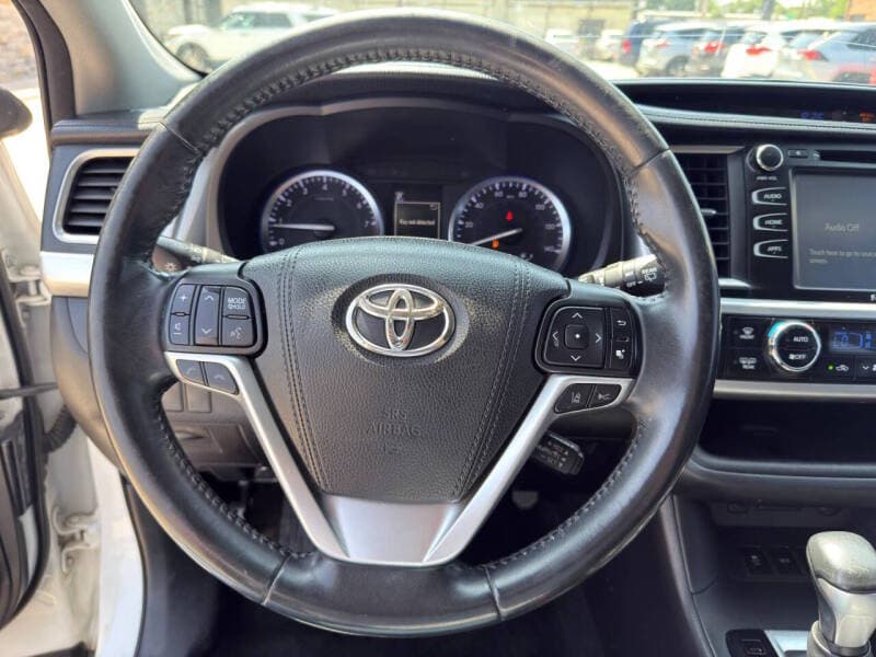 2017 Toyota Highlander 10