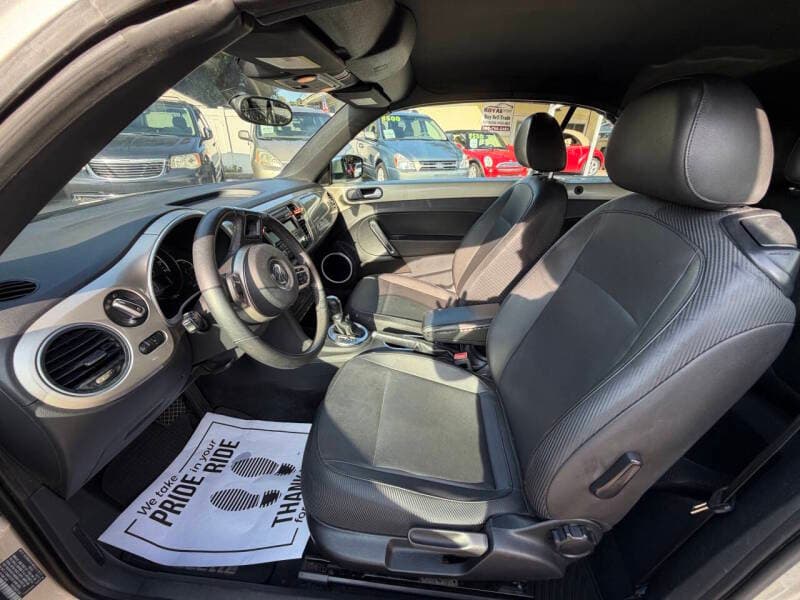 2014 Volkswagen Beetle 19