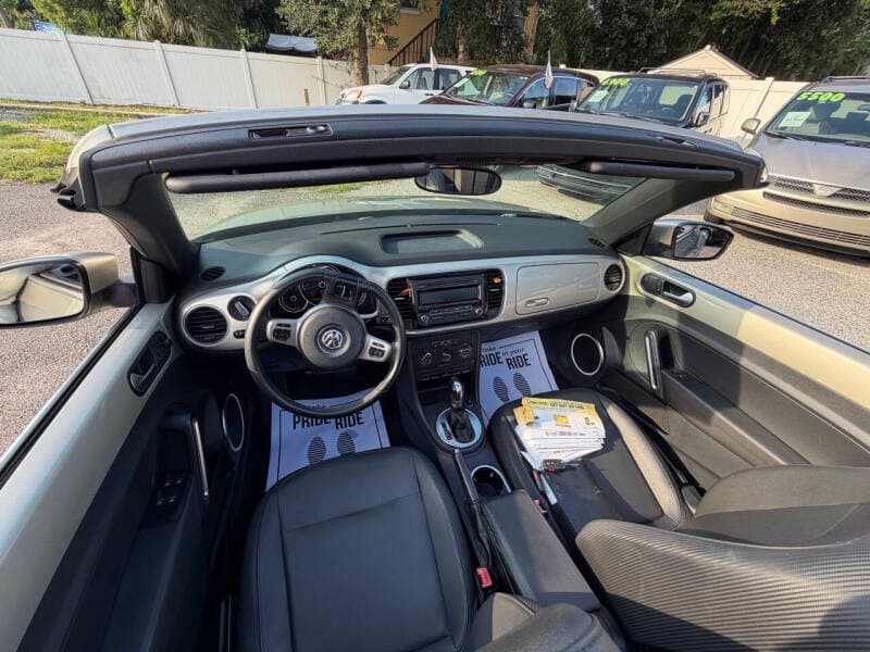2014 Volkswagen Beetle 32
