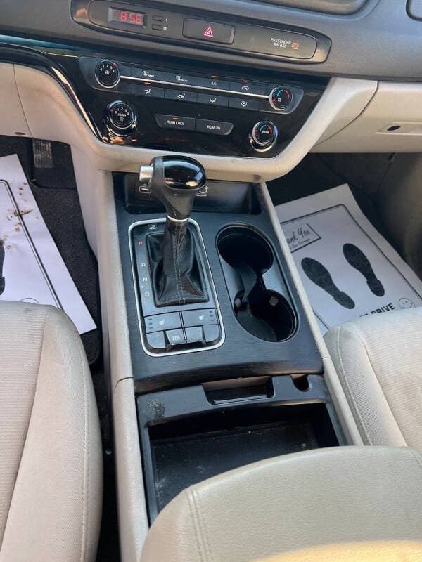 2015 Kia Sedona 5