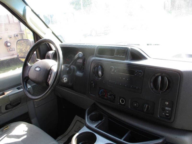 2014 Ford E-Series Econoline Van 6