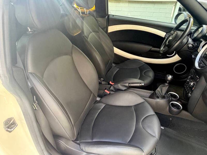 2014 MINI Cooper 12