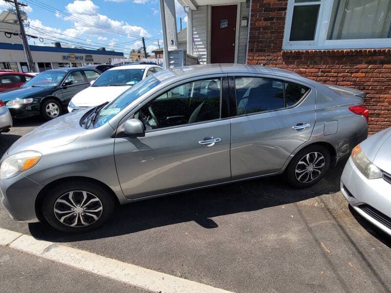 2014 Nissan Versa Sedan 3
