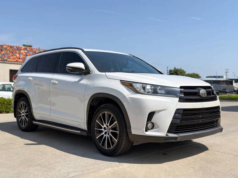 2017 Toyota Highlander 37