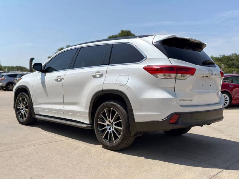 2017 Toyota Highlander 4