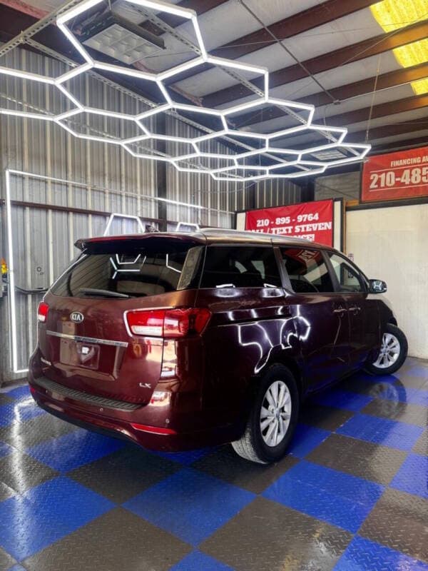 2016 Kia Sedona 21