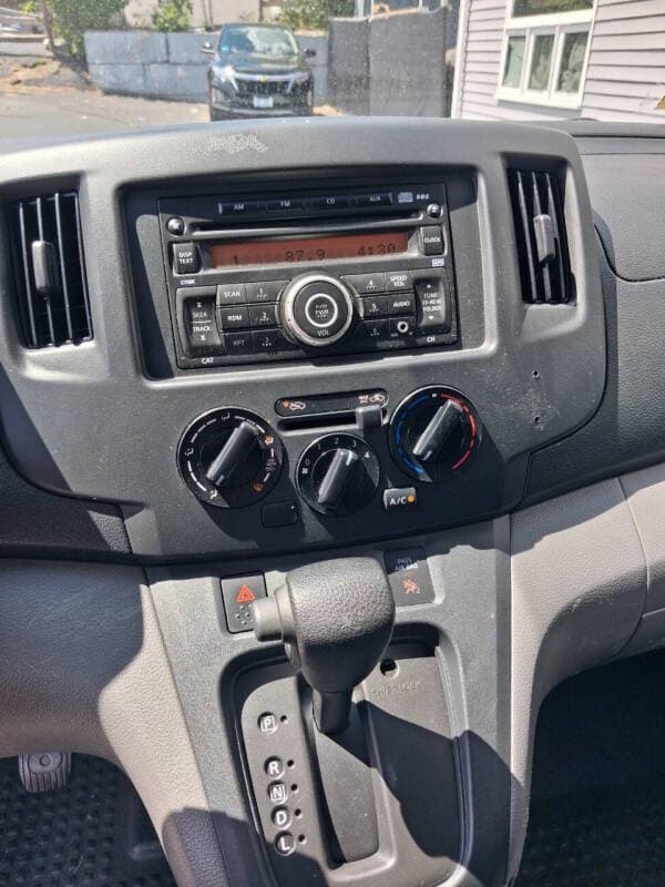2015 Nissan NV200 17