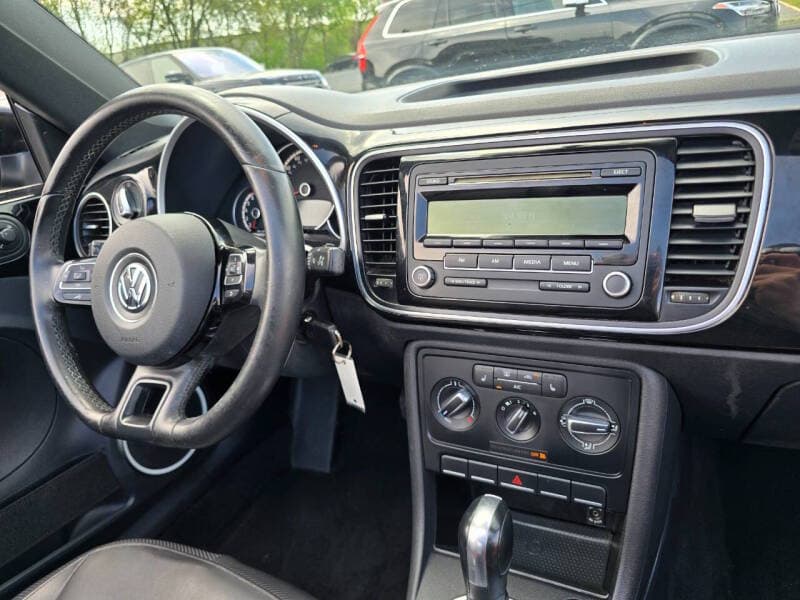 2014 Volkswagen Beetle 30
