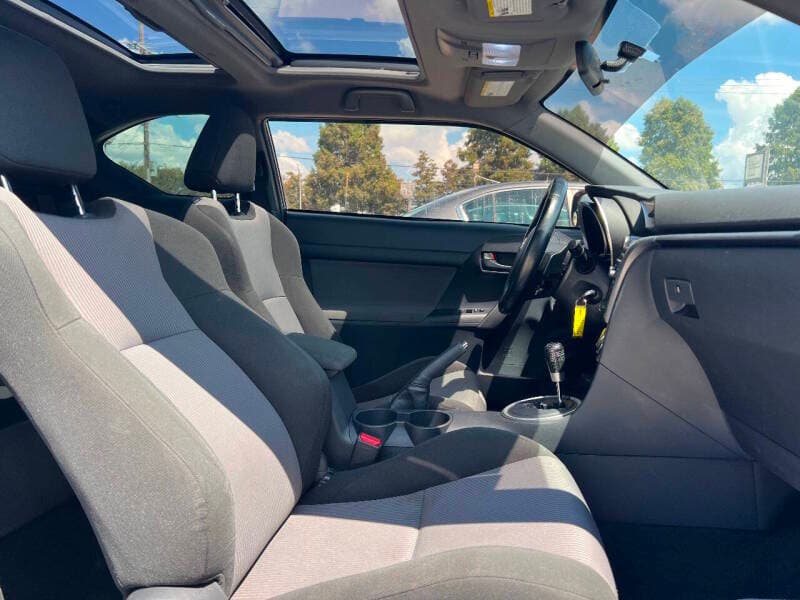 2015 Scion tC 9