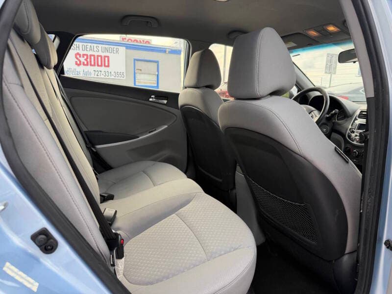 2014 Hyundai Accent 9