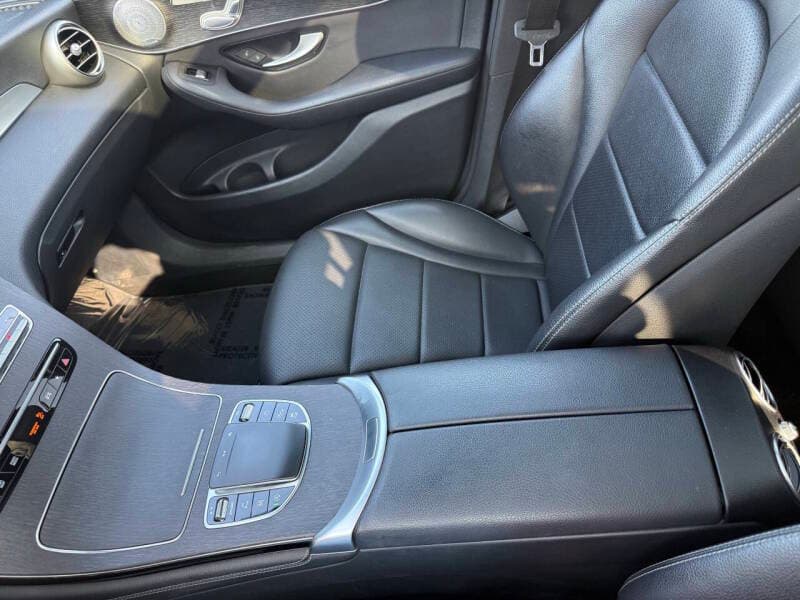 2021 Mercedes-Benz GLC 20