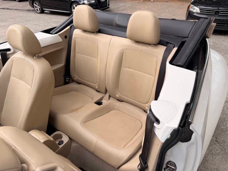 2014 Volkswagen Beetle 32