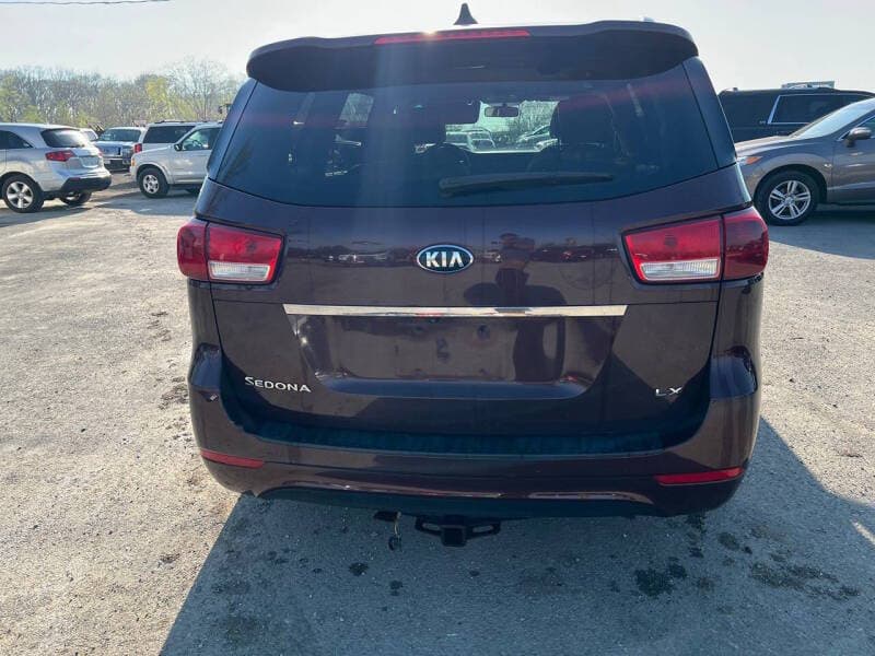 2015 Kia Sedona 26