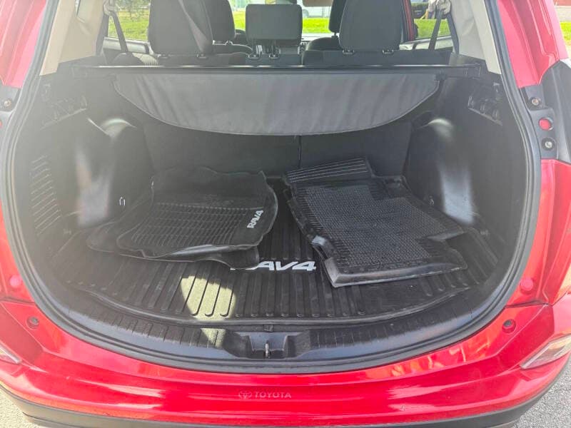 2017 Toyota RAV4 29