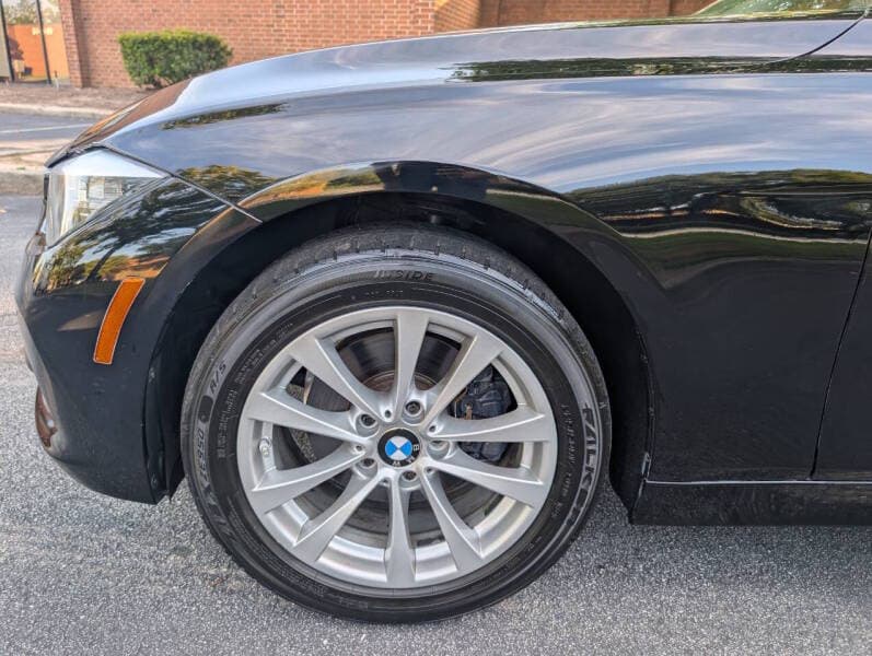 2017 BMW 3 Series 31